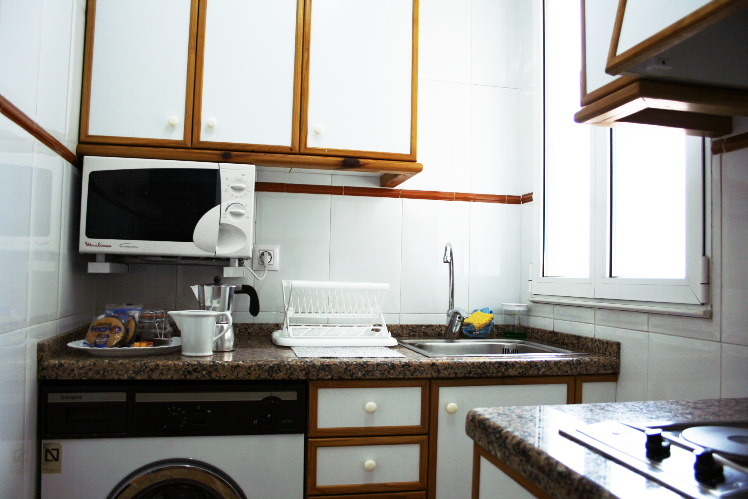 cocina de apartamento de un dormitorio